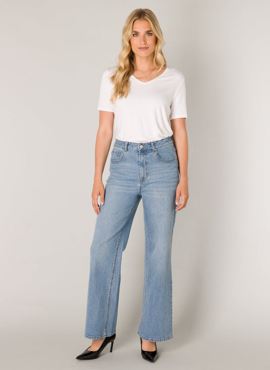 Easy Fit High-Waist Jeans