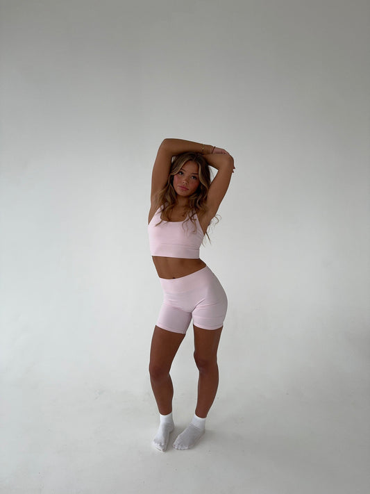 Sculpting High-Waist Seamless Shorts