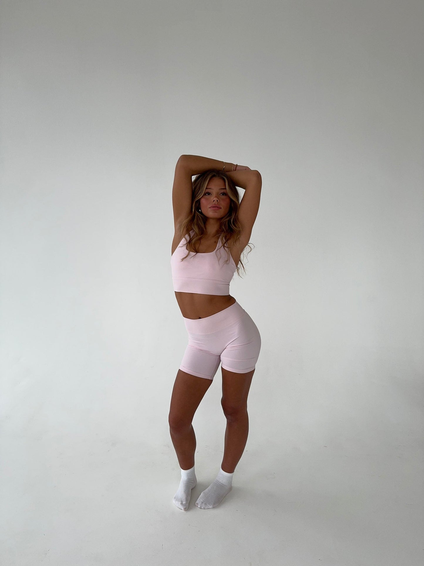 Sculpting High-Waist Seamless Shorts
