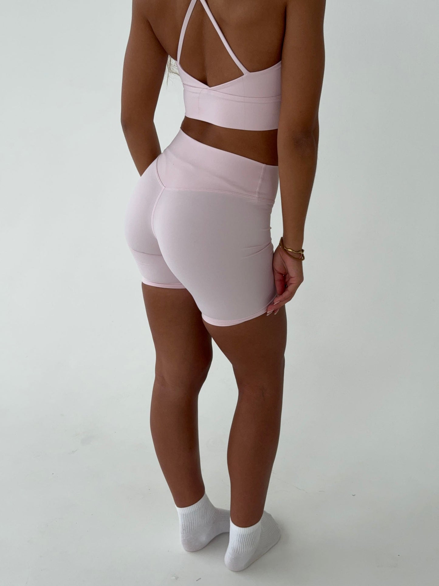 Sculpting High-Waist Seamless Shorts