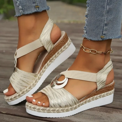 Orthopedic sandals with optimal support