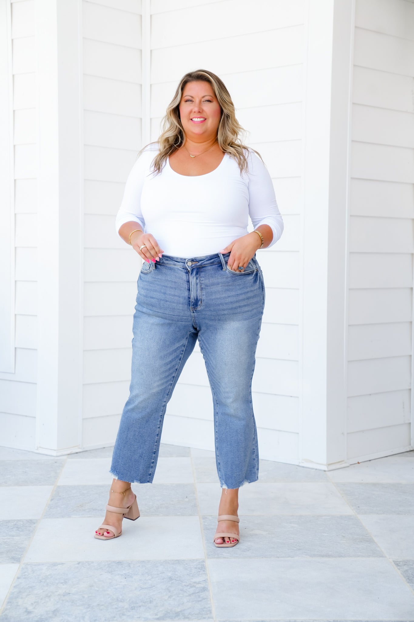 Modern Mid-Rise Distressed Hem Jeans