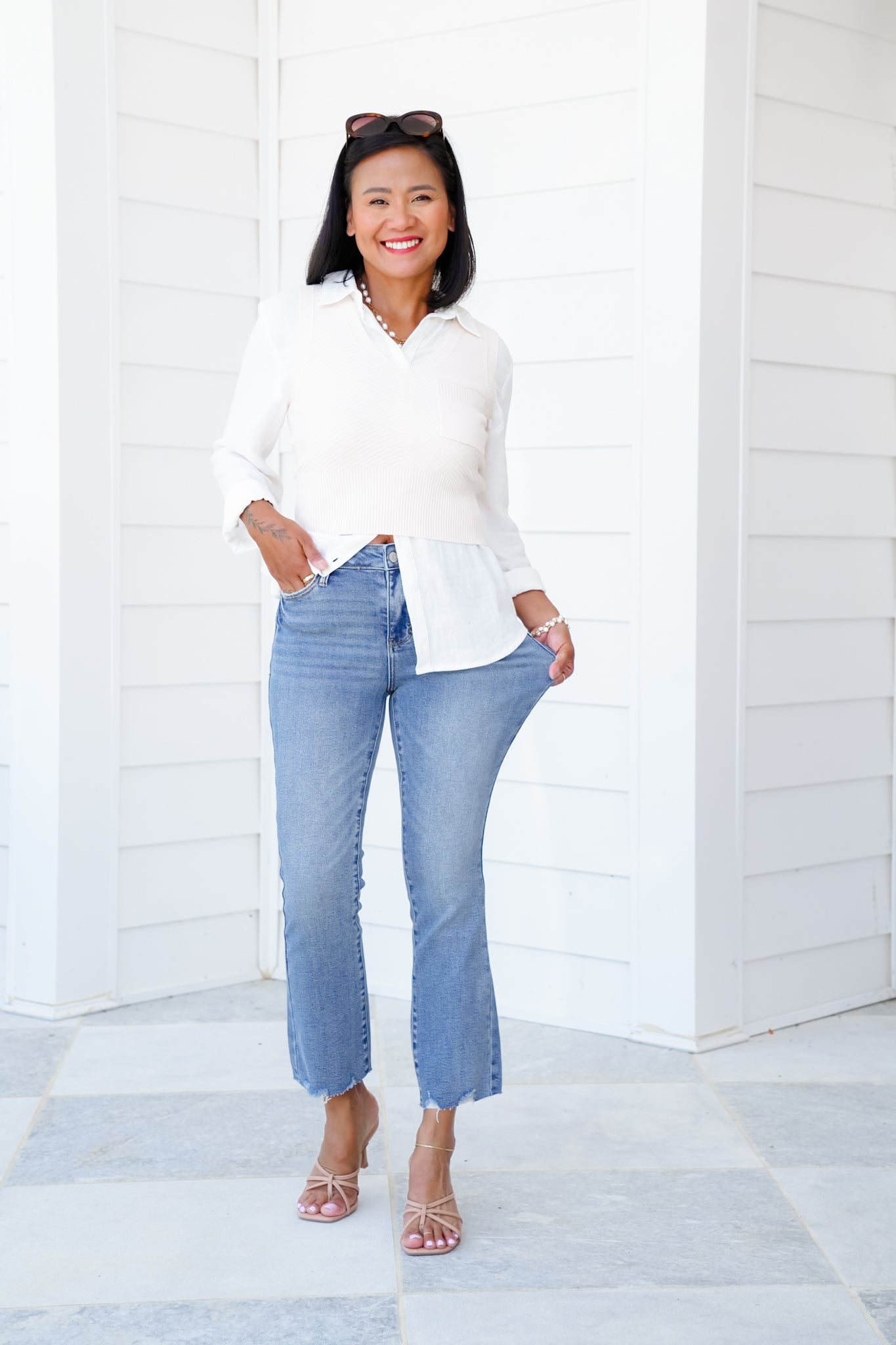 Modern Mid-Rise Distressed Hem Jeans