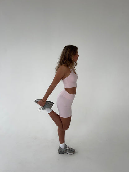 Sculpting High-Waist Seamless Shorts